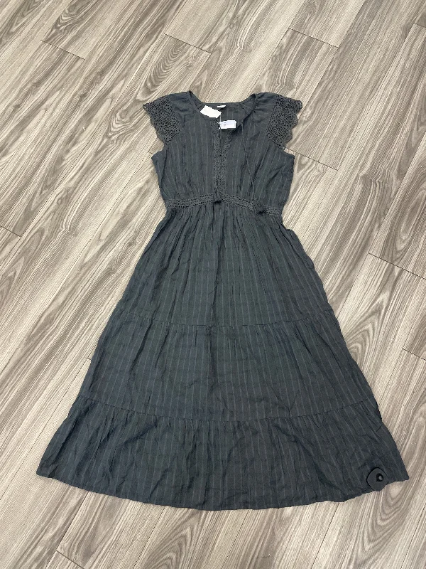 Dress Casual Maxi By Old Navy In Grey, Size: M